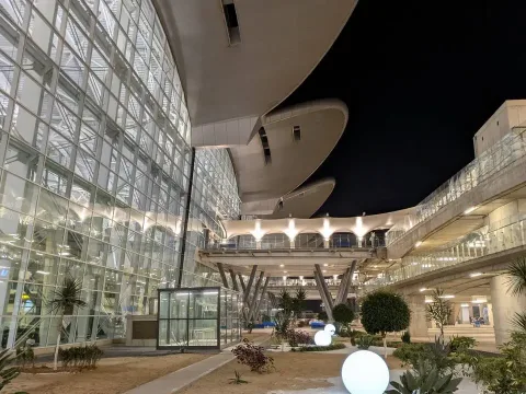 Arrivée et nuit à Alger.