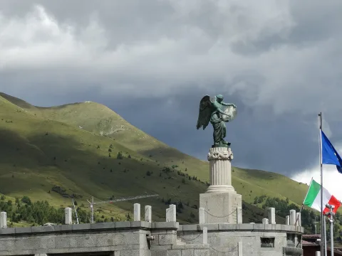 마돈나 디 캄피글리오(Madonna di Campiglio)와 브렌타 돌로미테(Brenta Dolomites)