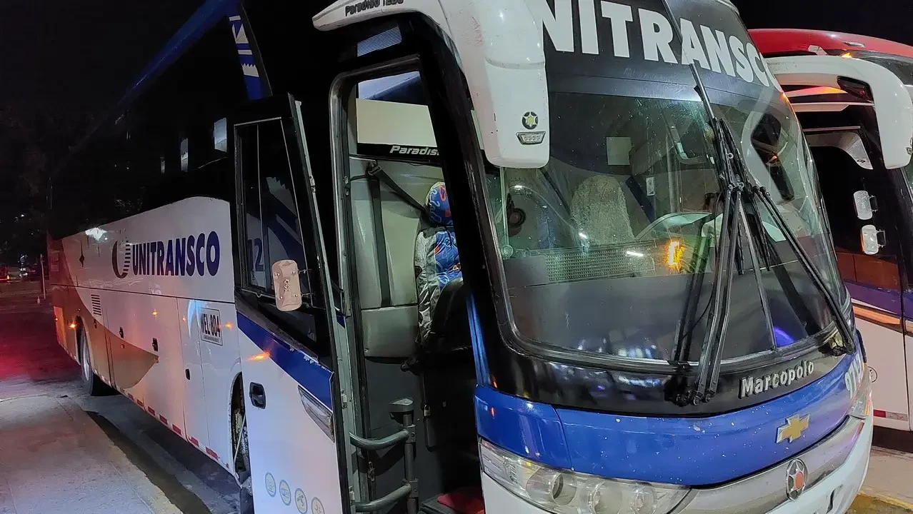 Autobus in viaggio tra Riohacha e Cartagena in Colombia.