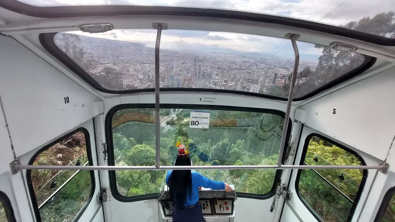 Vista panoramica dalla funicolare a Monserrate a Bogotà, Colombia.