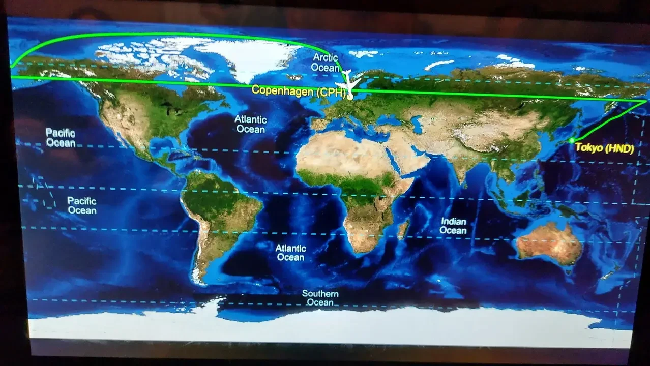 Mappa del Giappone con percorsi di volo tra l'HND e il CPH.