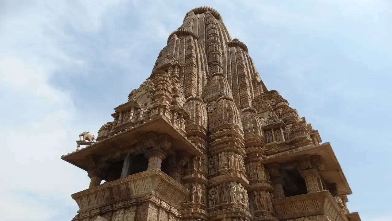 Templi di Khajuraho in India visibili dall'alto.