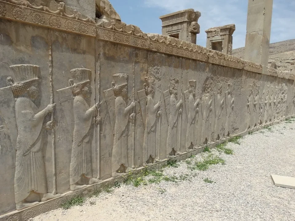 Rilievi scolpiti della parete di Persepoli in Iran.