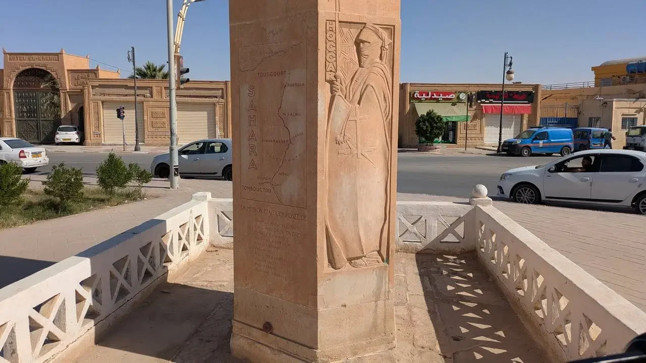 Ritratti in pietra di Sahara e Touggourt in Algeria.