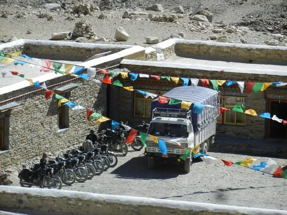 Monastero e guestifrittura del Rongbuk in Nepal e Tibet.