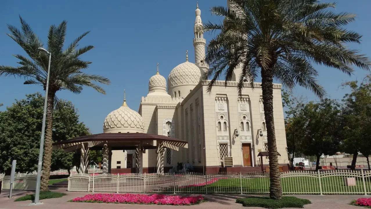 Moschea di Dubai nella zona di Jumeirah, Oman e Emirati Arabi Uniti.