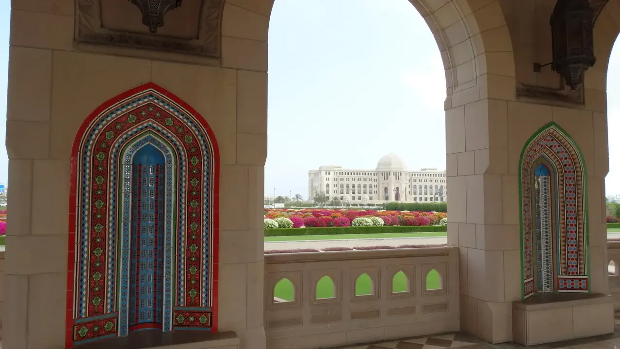 La vista del Grande Moschea di Sultan Qaboos a Muscat, Oman.