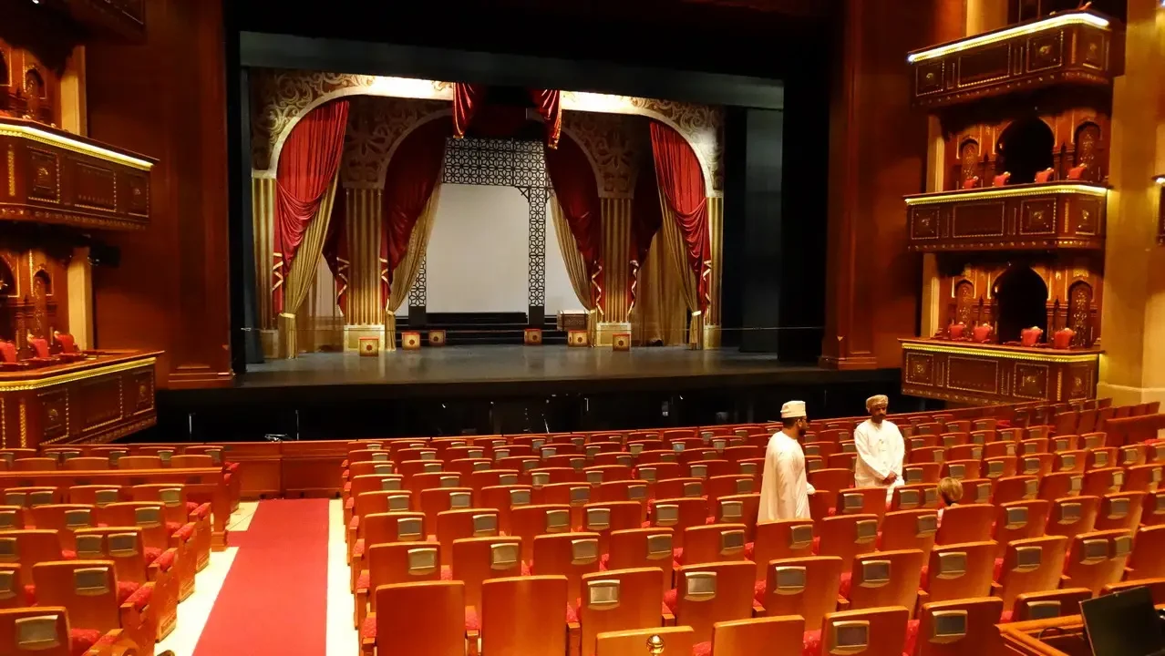 Interno del teatro dell'opera di Muscat, Oman.