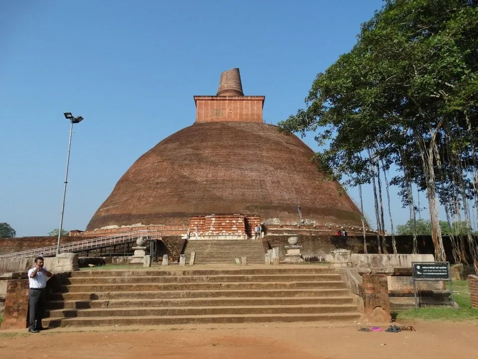 La grande stupa di Jetavana ad Anuradhapura in Sri Lanka.