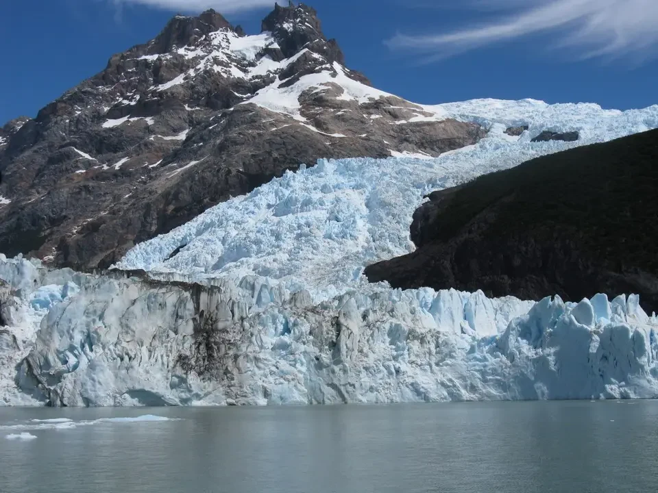 Ghiacciaio di Spegazzini nel paesaggio patagonico.