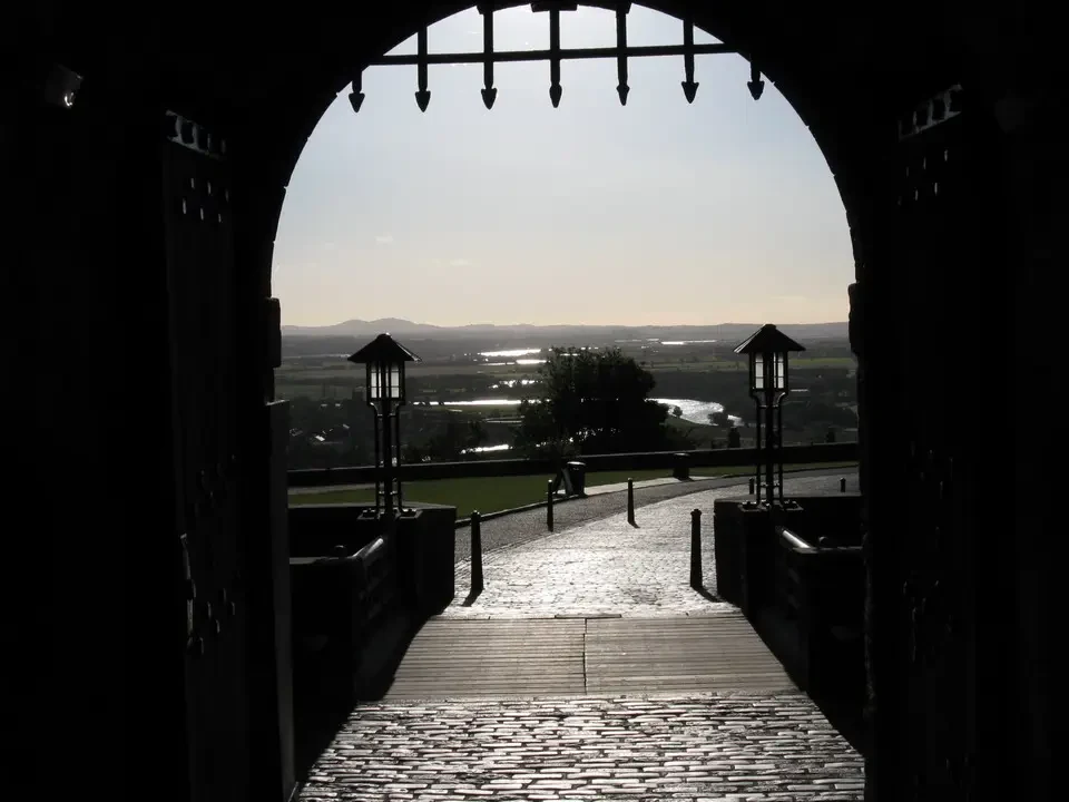 Vista panoramica del castello di Stirling e del paesaggio circostante in Scozia.