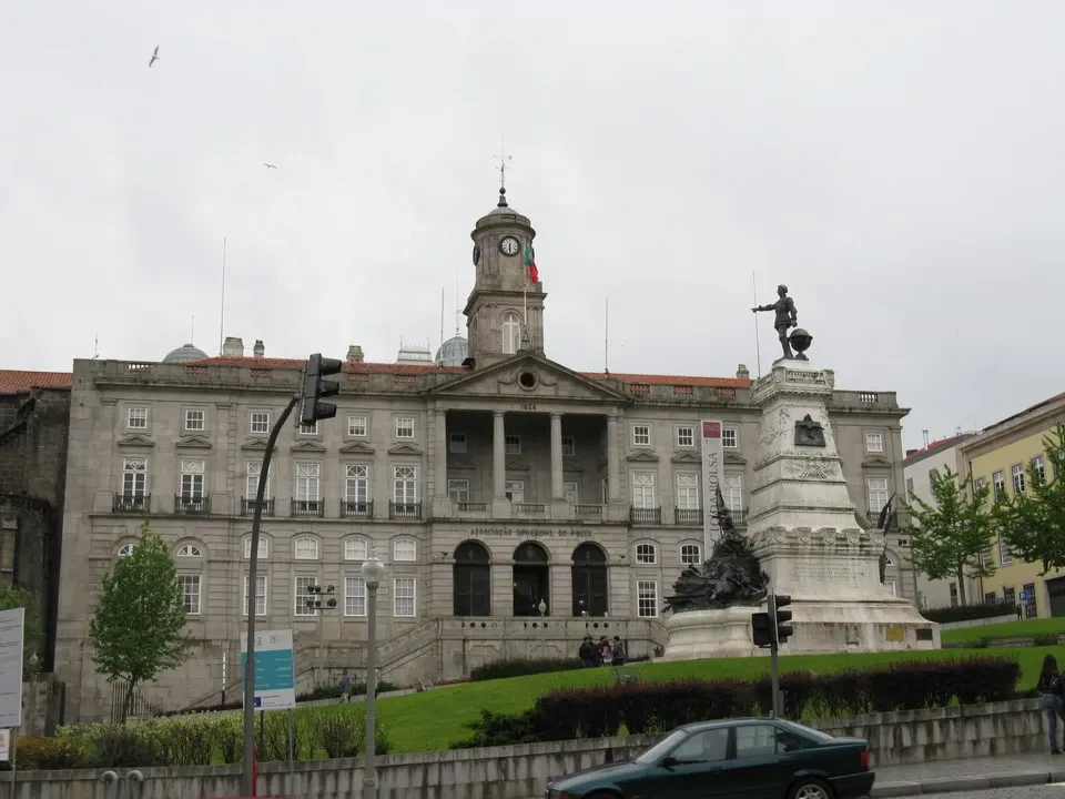Vista frontale del Palazzo da Bolsa a Porto, Portogallo.