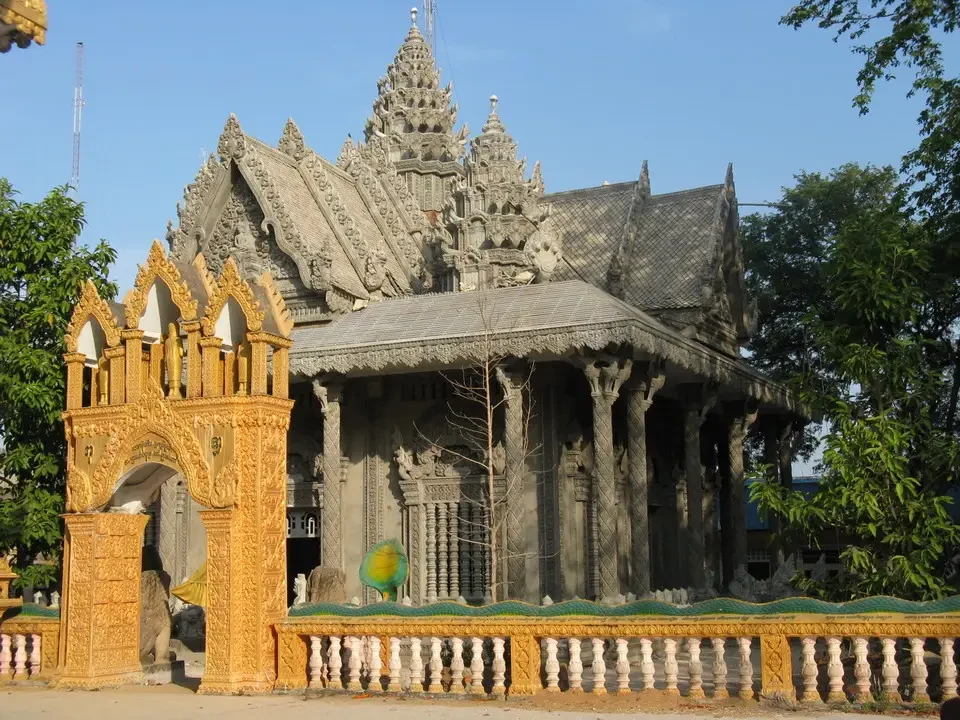 Tempio in stile Khmer a Phnom Santuk, Vietnam.