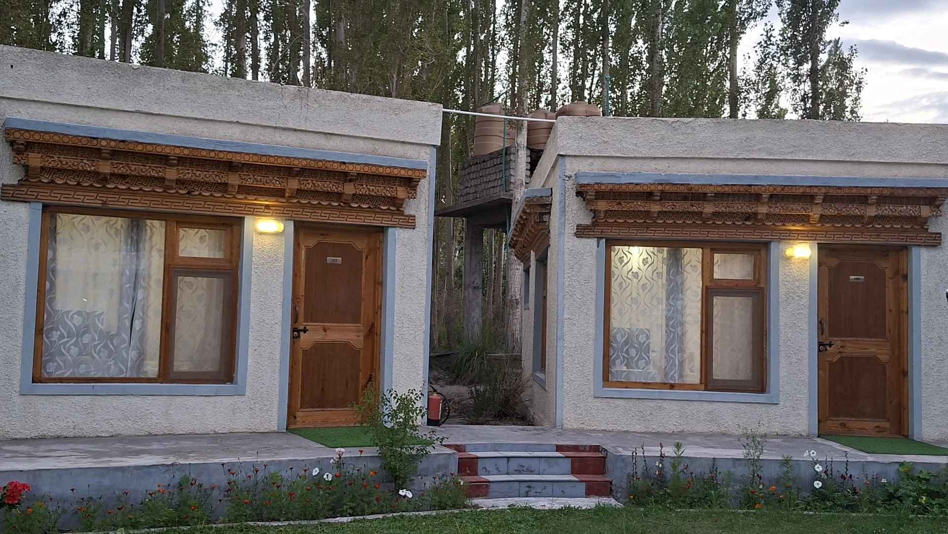 0748.26.08.04.Leh resort