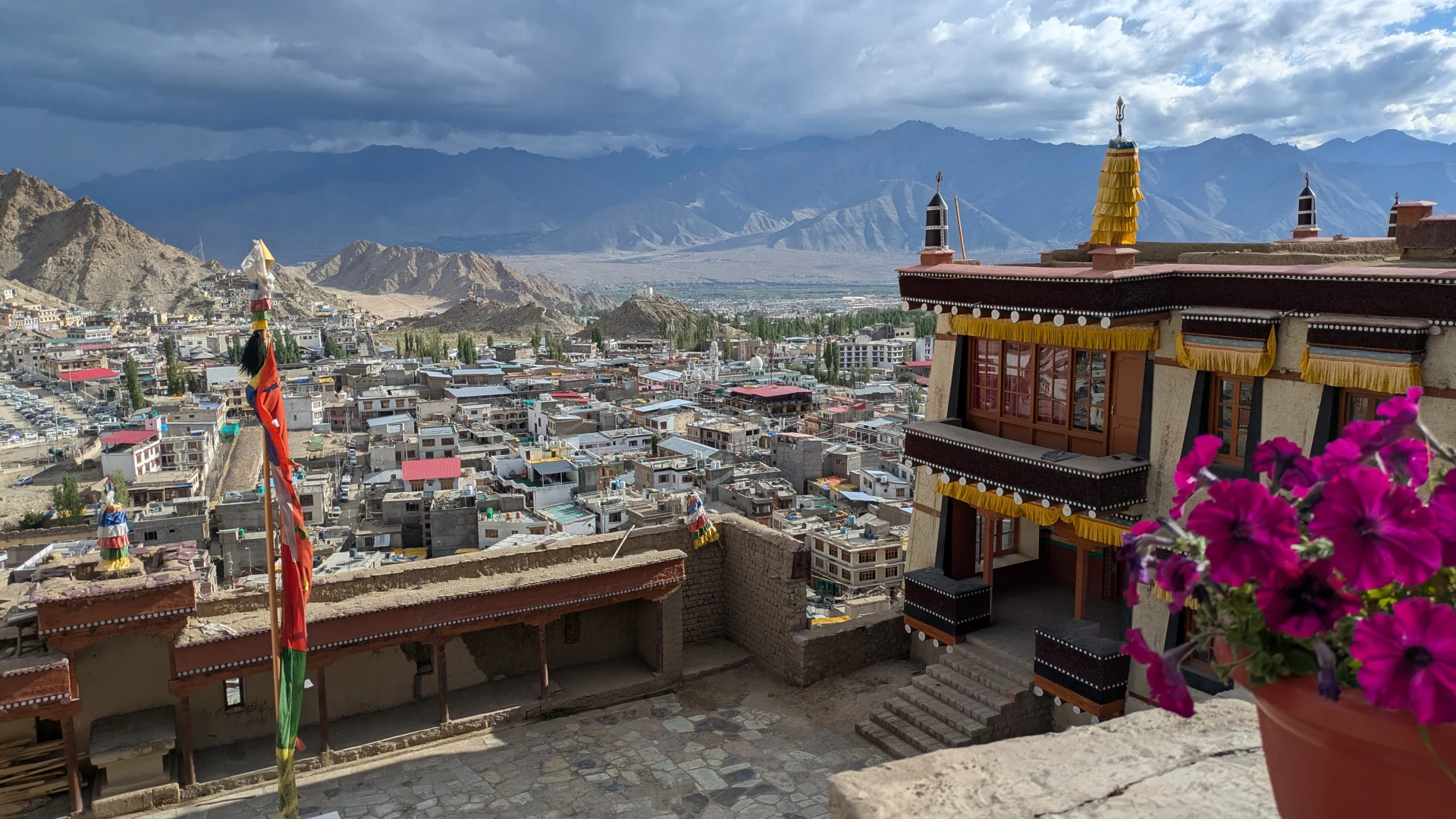 0888.26.08.05.Leh palace
