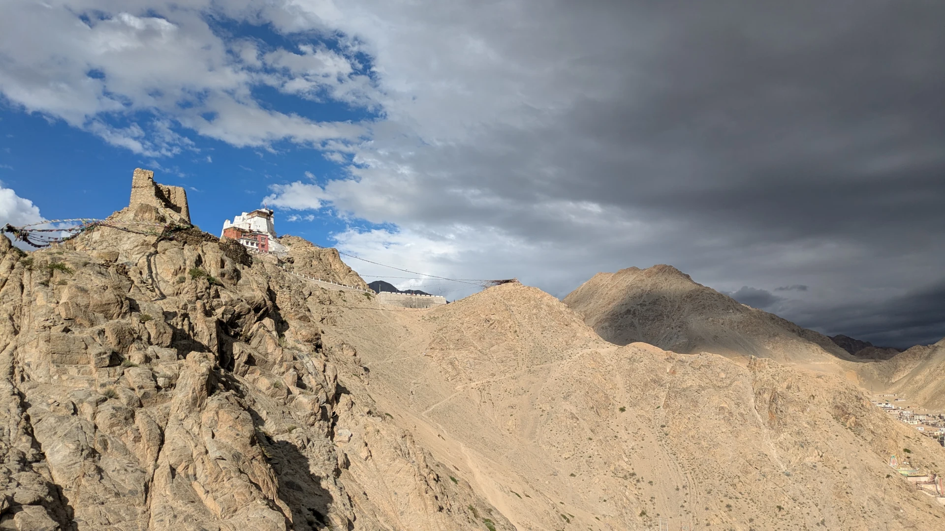 0889.26.08.05.Leh - Namgyal Tsemo monastery