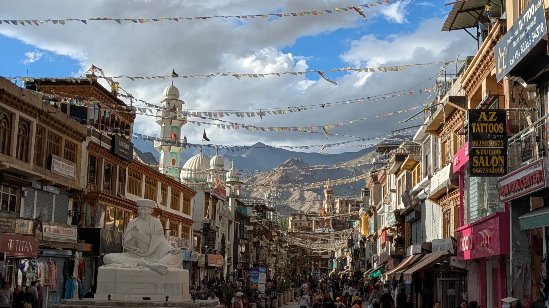 0894.26.08.05.Leh downtown