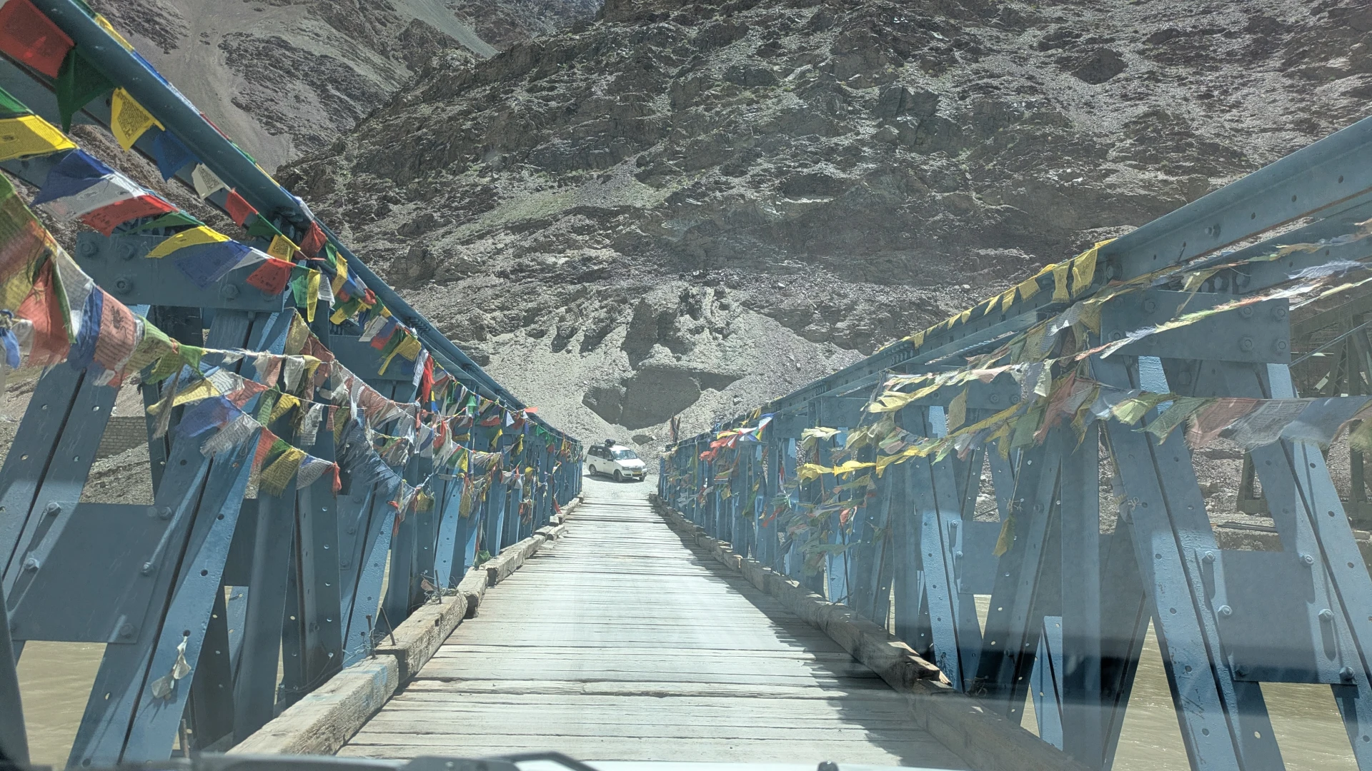 1528.26.08.10.Mahe area - Indus river