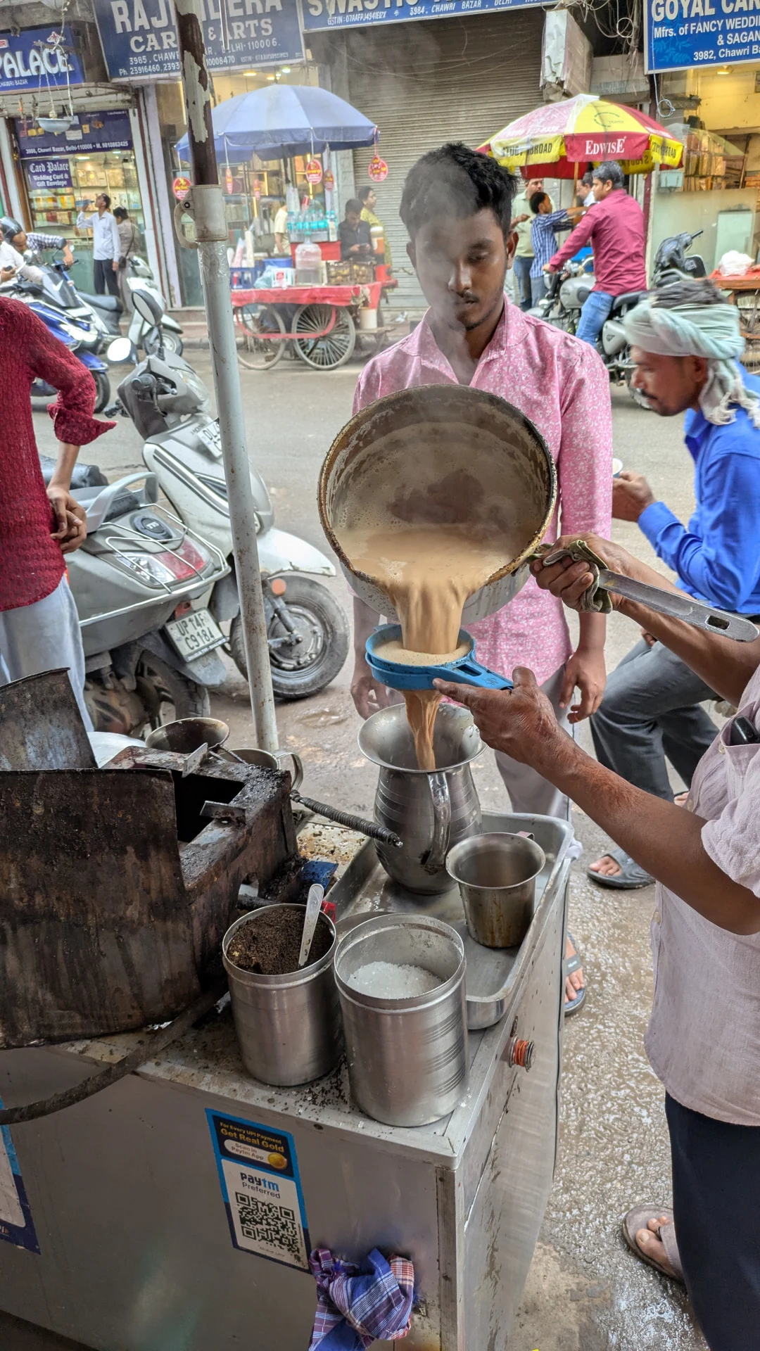 1965.26.08.14.Delhi - bazar