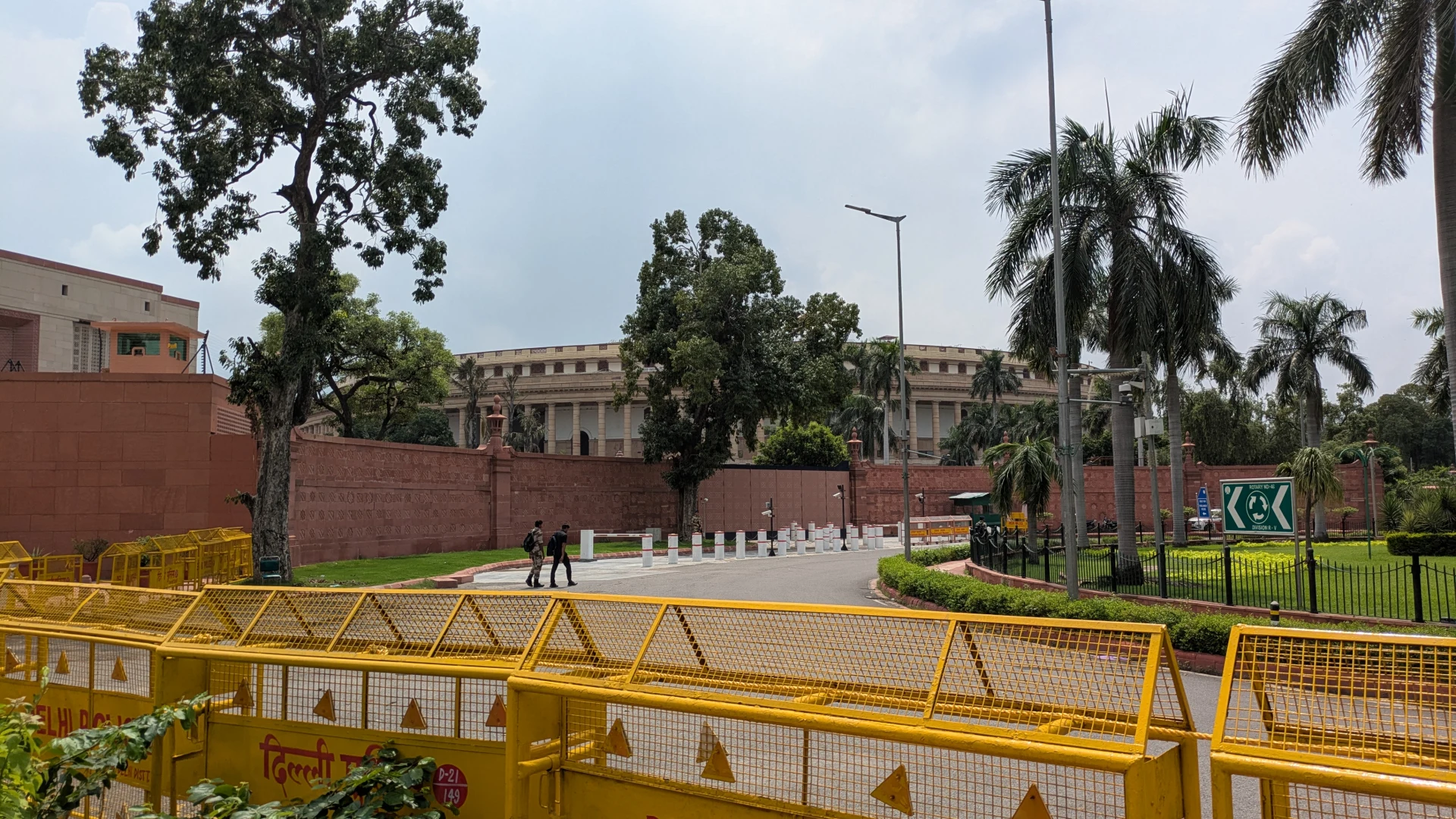 1989.26.08.15.Delhi - parliament