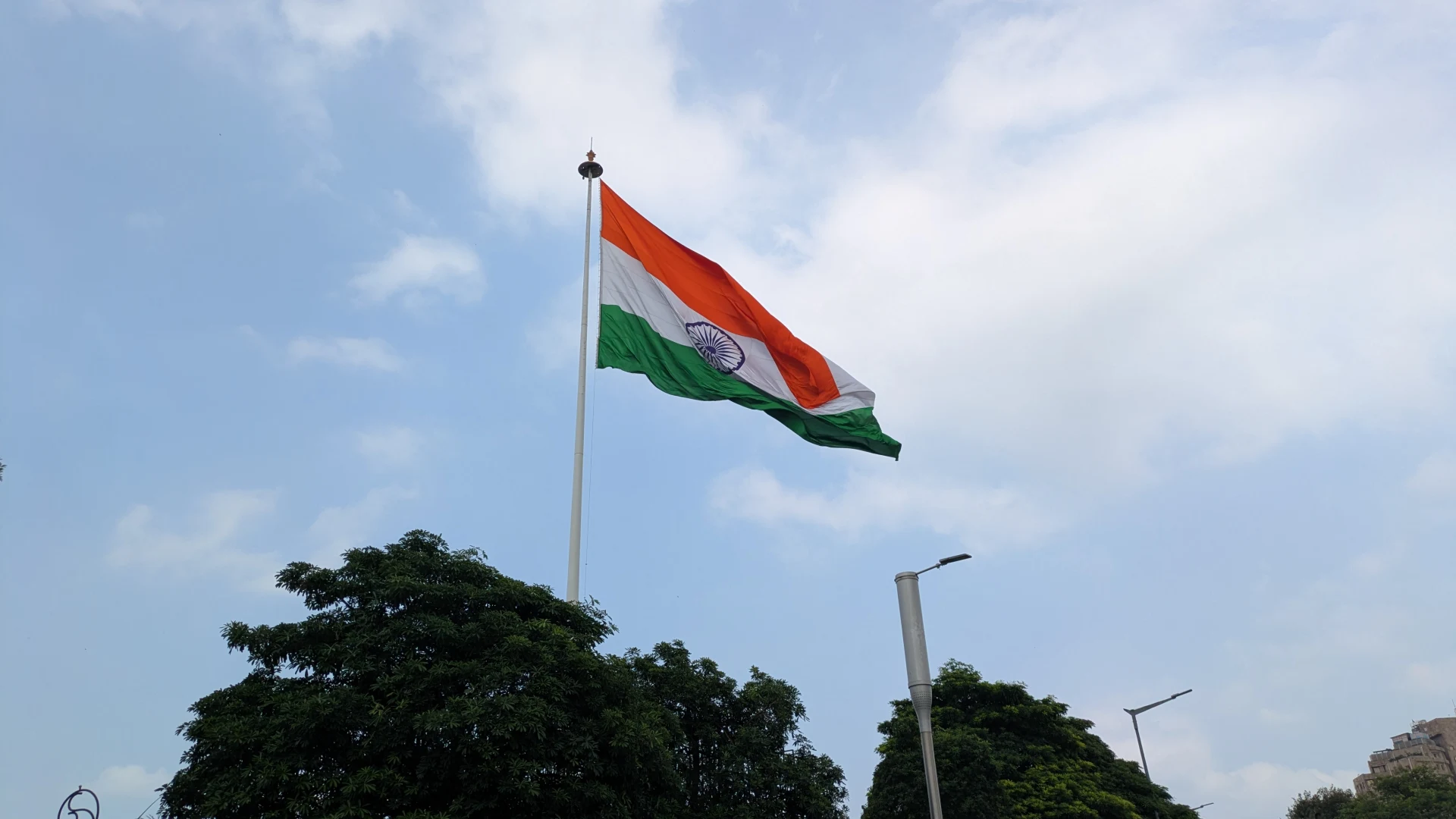 1996.26.08.15.Delhi - Connaught square