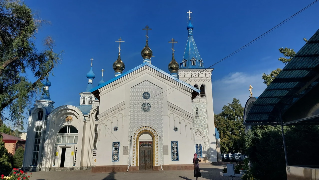 La cattedrale ortodossa di Bishkek in Asia Centrale.