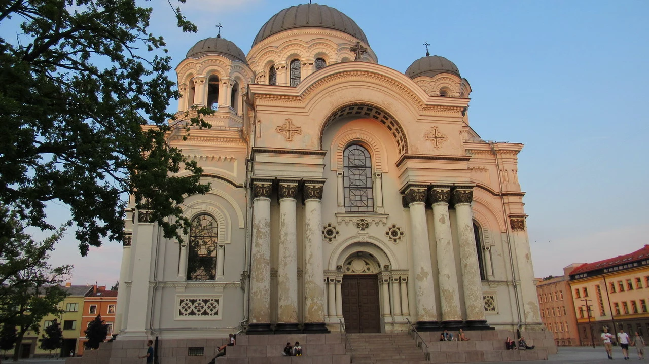 Facciata della Chiesa di San Michele Arcangelo a Kaunas.